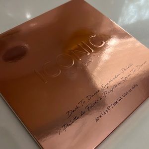 Iconic eyeshadow palette